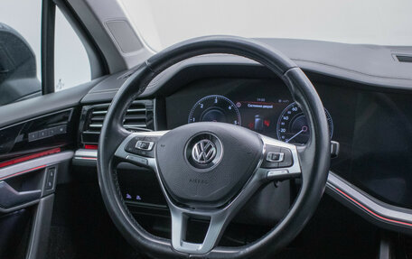 Volkswagen Touareg III, 2019 год, 4 790 000 рублей, 14 фотография