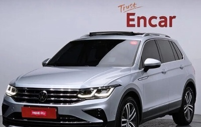 Volkswagen Tiguan II, 2022 год, 4 040 000 рублей, 1 фотография