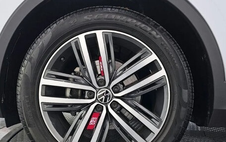 Volkswagen Tiguan II, 2022 год, 4 040 000 рублей, 3 фотография