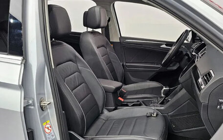 Volkswagen Tiguan II, 2022 год, 4 040 000 рублей, 8 фотография