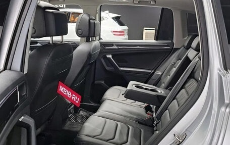 Volkswagen Tiguan II, 2022 год, 4 040 000 рублей, 10 фотография