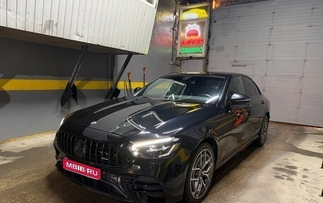 Mercedes-Benz E-Класс, 2021 год, 4 600 000 рублей, 1 фотография