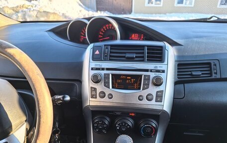 Toyota Verso I, 2011 год, 1 100 000 рублей, 4 фотография