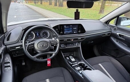 Hyundai Sonata VIII, 2020 год, 1 800 000 рублей, 12 фотография