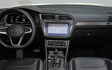 Volkswagen Tiguan II, 2022 год, 4 900 000 рублей, 5 фотография