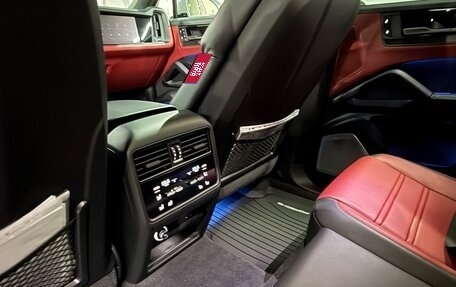 Porsche Cayenne III, 2025 год, 24 000 000 рублей, 19 фотография