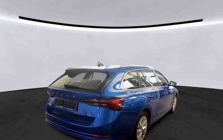 Skoda Octavia IV, 2022 год, 2 225 000 рублей, 2 фотография