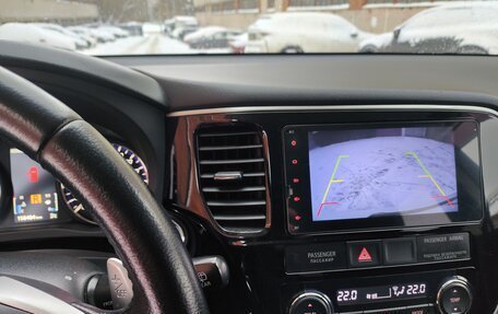 Mitsubishi Outlander III рестайлинг 3, 2013 год, 1 650 000 рублей, 12 фотография