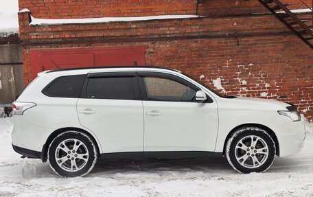 Mitsubishi Outlander III рестайлинг 3, 2013 год, 1 650 000 рублей, 4 фотография