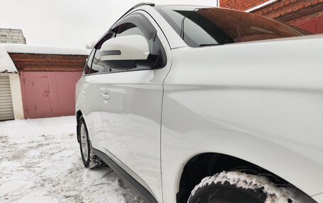 Mitsubishi Outlander III рестайлинг 3, 2013 год, 1 650 000 рублей, 8 фотография