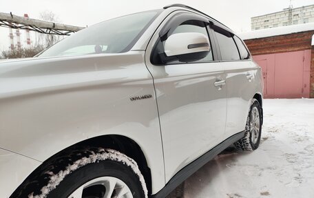 Mitsubishi Outlander III рестайлинг 3, 2013 год, 1 650 000 рублей, 7 фотография