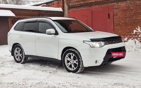 Mitsubishi Outlander III рестайлинг 3, 2013 год, 1 650 000 рублей, 3 фотография