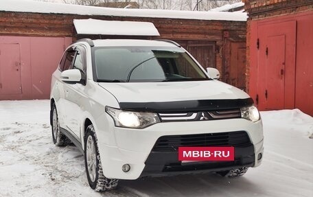 Mitsubishi Outlander III рестайлинг 3, 2013 год, 1 650 000 рублей, 2 фотография