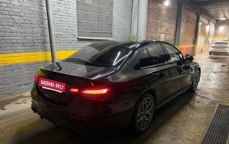 Mercedes-Benz E-Класс, 2021 год, 4 600 000 рублей, 3 фотография