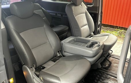 Hyundai Grand Starex Grand Starex I рестайлинг 2, 2011 год, 1 250 000 рублей, 13 фотография