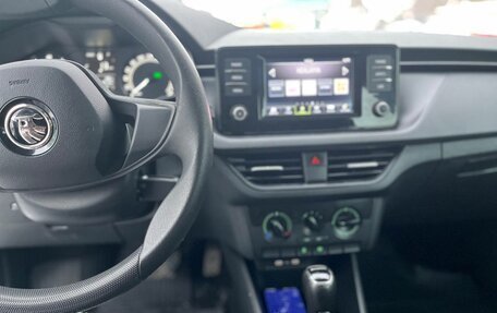 Skoda Rapid II, 2021 год, 990 000 рублей, 3 фотография