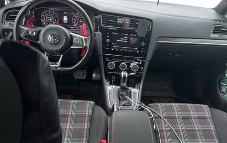 Volkswagen Golf GTI VII, 2019 год, 3 300 000 рублей, 12 фотография