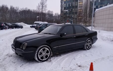 Mercedes-Benz E-Класс, 2001 год, 1 фотография