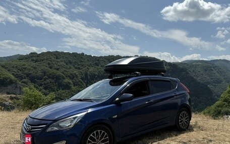 Hyundai Solaris II рестайлинг, 2015 год, 900 000 рублей, 1 фотография