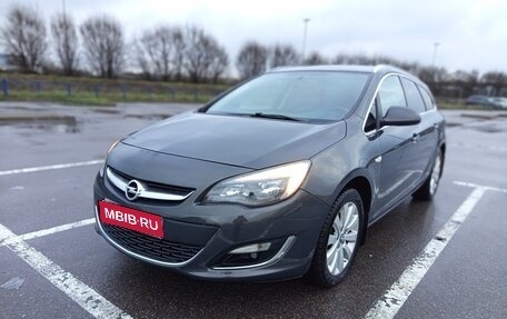 Opel Astra J, 2013 год, 550 000 рублей, 1 фотография