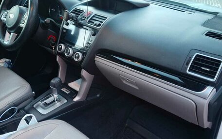 Subaru Forester, 2016 год, 1 850 000 рублей, 13 фотография