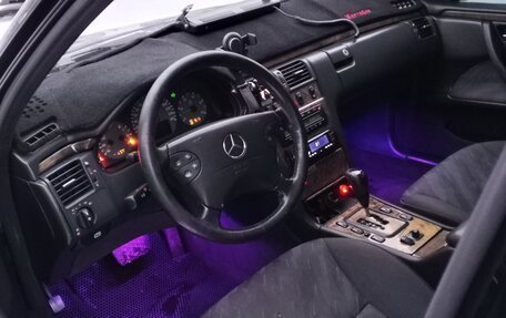 Mercedes-Benz E-Класс, 2001 год, 11 фотография