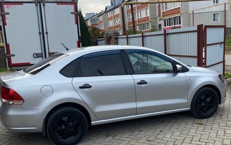 Volkswagen Polo VI (EU Market), 2011 год, 599 000 рублей, 3 фотография