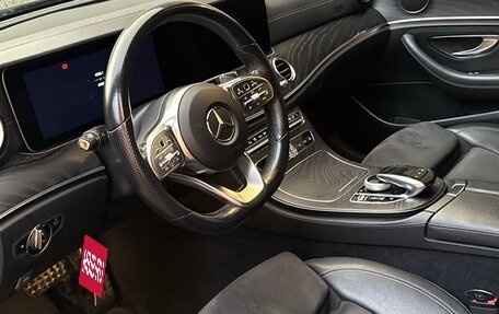 Mercedes-Benz E-Класс, 2019 год, 3 000 000 рублей, 5 фотография