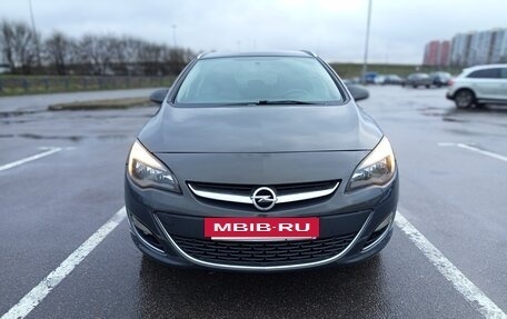 Opel Astra J, 2013 год, 550 000 рублей, 2 фотография