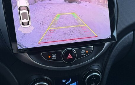 Hyundai Solaris II рестайлинг, 2015 год, 900 000 рублей, 8 фотография