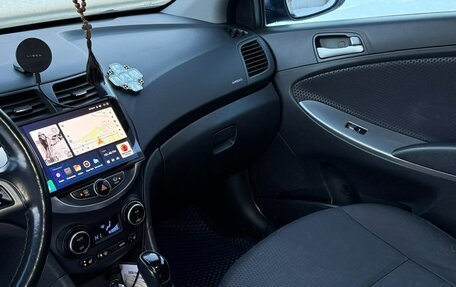 Hyundai Solaris II рестайлинг, 2015 год, 900 000 рублей, 13 фотография