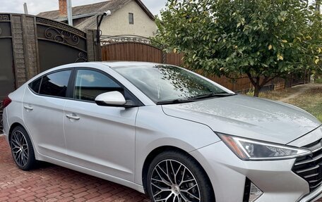 Hyundai Elantra VI рестайлинг, 2019 год, 1 750 000 рублей, 3 фотография