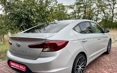 Hyundai Elantra VI рестайлинг, 2019 год, 1 750 000 рублей, 4 фотография