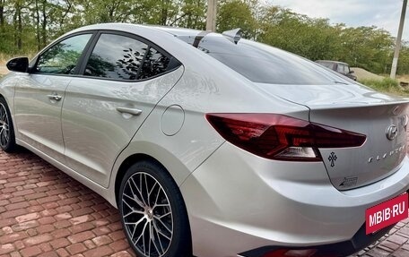 Hyundai Elantra VI рестайлинг, 2019 год, 1 750 000 рублей, 6 фотография