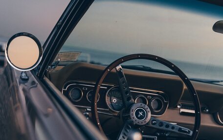 Ford Mustang VI рестайлинг, 1966 год, 12 500 000 рублей, 18 фотография