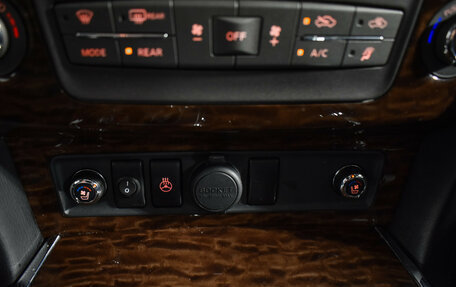 Nissan Patrol, 2011 год, 1 690 000 рублей, 17 фотография