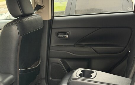 Mitsubishi Outlander III рестайлинг 3, 2012 год, 1 325 000 рублей, 10 фотография