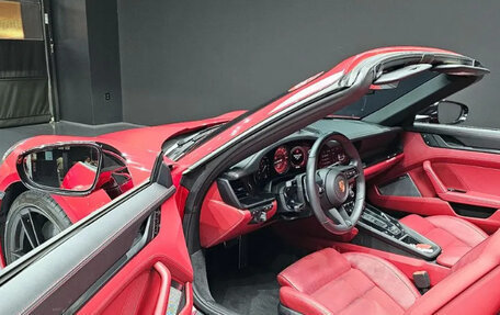 Porsche 911, 2022 год, 18 620 000 рублей, 9 фотография