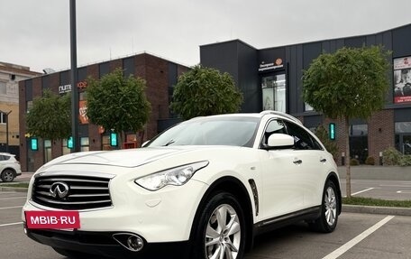 Infiniti FX II, 2013 год, 2 191 000 рублей, 6 фотография