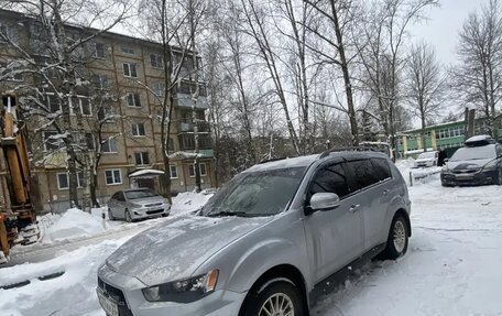 Mitsubishi Outlander III рестайлинг 3, 2010 год, 1 150 000 рублей, 2 фотография