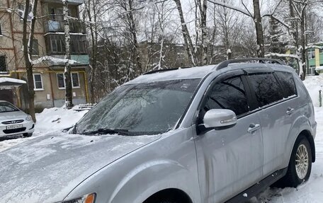 Mitsubishi Outlander III рестайлинг 3, 2010 год, 1 150 000 рублей, 3 фотография