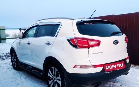 KIA Sportage III, 2011 год, 1 600 000 рублей, 2 фотография