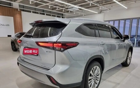 Toyota Highlander, 2025 год, 7 100 013 рублей, 4 фотография