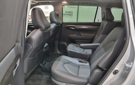 Toyota Highlander, 2025 год, 7 100 013 рублей, 18 фотография