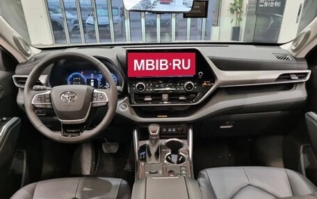 Toyota Highlander, 2025 год, 7 100 013 рублей, 17 фотография