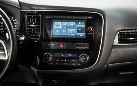 Mitsubishi Outlander III рестайлинг 3, 2013 год, 1 639 000 рублей, 10 фотография