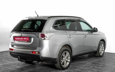 Mitsubishi Outlander III рестайлинг 3, 2013 год, 1 639 000 рублей, 2 фотография
