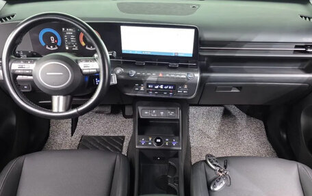 Hyundai Kona, 2024 год, 2 290 000 рублей, 7 фотография