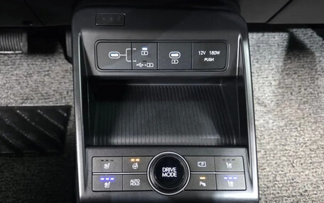 Hyundai Kona, 2024 год, 2 290 000 рублей, 17 фотография