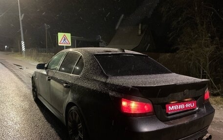 BMW 5 серия, 2004 год, 1 375 000 рублей, 1 фотография